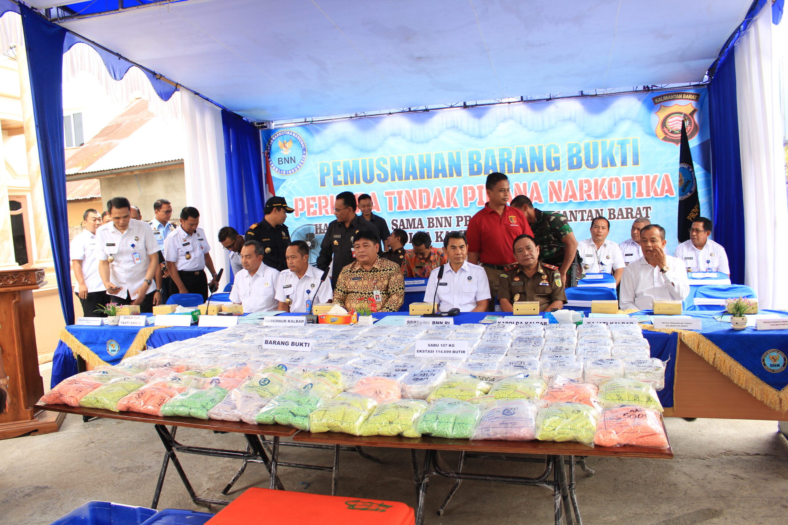 PENANGKAPAN TERBESAR SEPANJANG SEJARAH BERDIRINYA BNNP KALBAR PENANGKAPAN TERBESAR SEPANJANG SEJARAH BERDIRINYA BNNP KALBAR