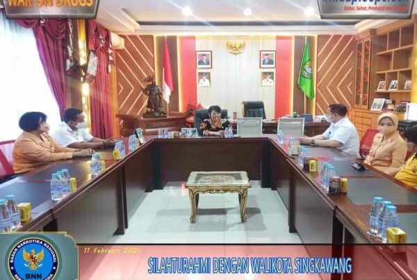 SILAHTURAHMI DENGAN WALIKOTA SINGKAWANG SILAHTURAHMI DENGAN WALIKOTA SINGKAWANG