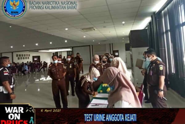 KEJAKSAAN TINGGI KALBAR TEST URINE SELURUH ANGGOTA