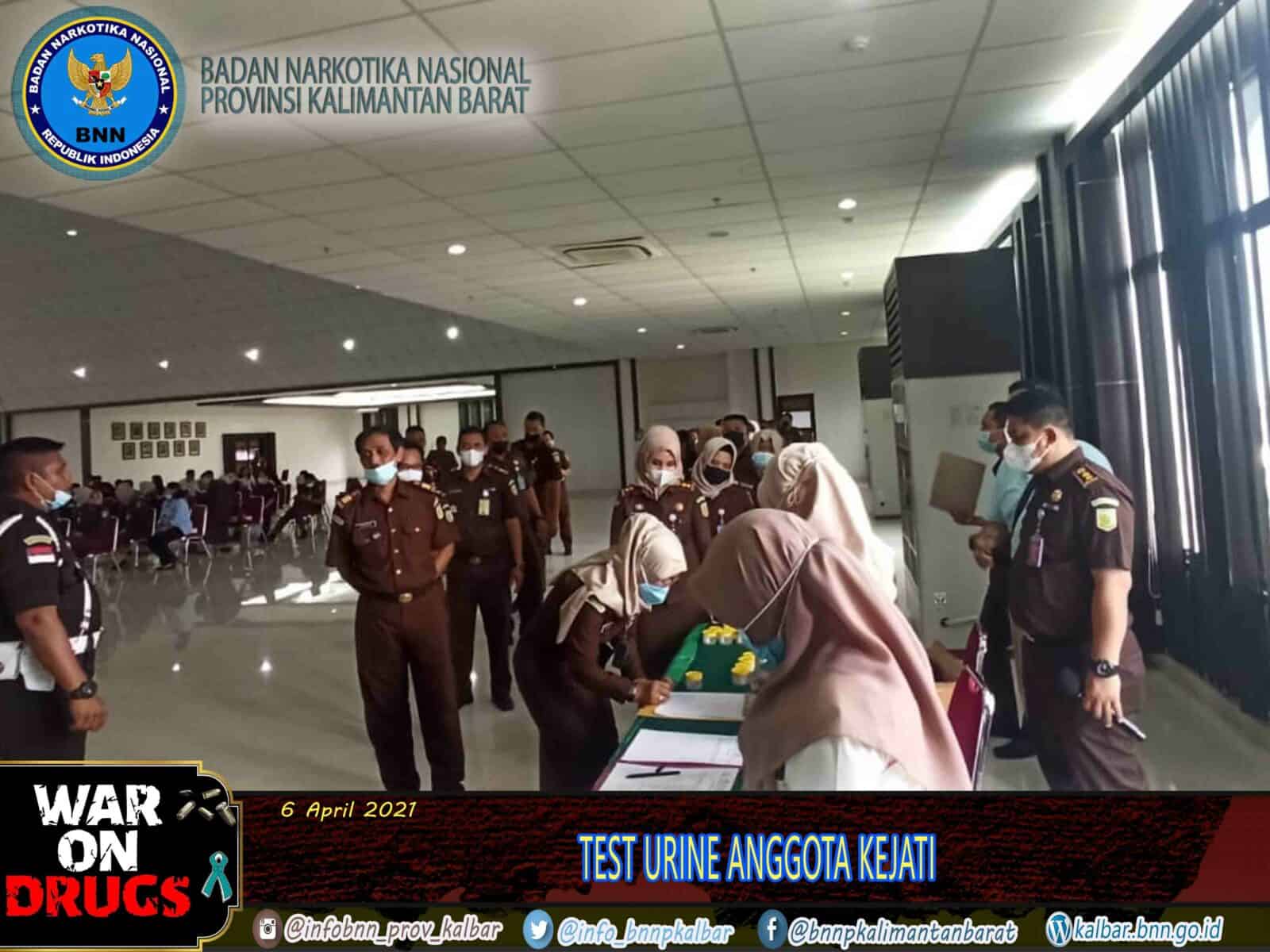 KEJAKSAAN TINGGI KALBAR TEST URINE SELURUH ANGGOTA KEJAKSAAN TINGGI KALBAR TEST URINE SELURUH ANGGOTA