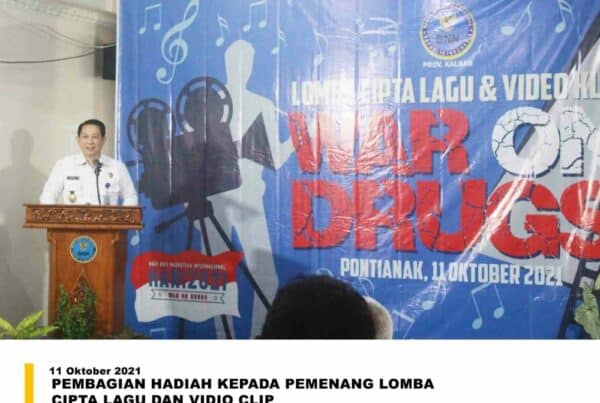 PEMBAGIAN HADIAH KEPADA PEMENANG LOMBA CIPTA LAGU DAN VIDIO CLIP