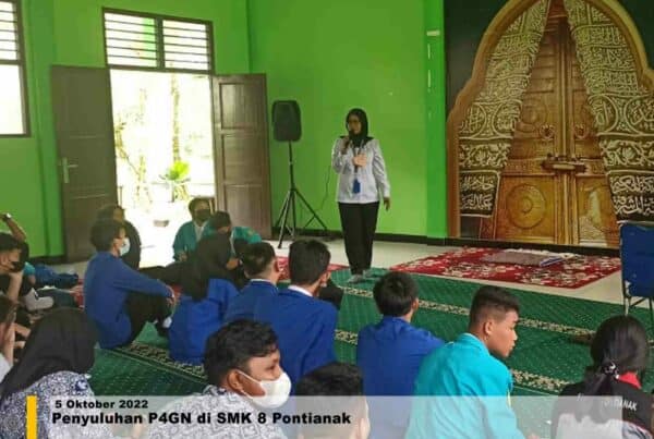 Penyuluhan P4GN di SMK 8 Pontianak