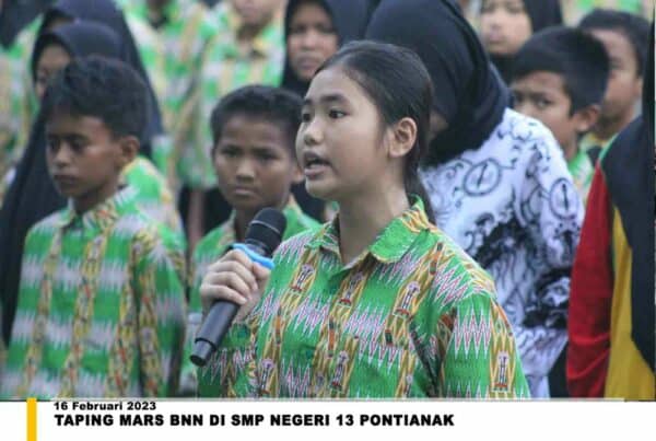 Taping Mars BNN di SMP Negeri 13 Pontianak