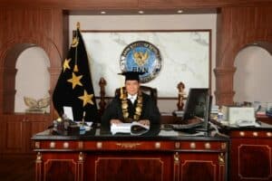 Komjen Pol. Prof. Dr. Petrus R. Golose Raih Penghargaan Tertinggi di Bidang Akademik Komjen Pol. Prof. Dr. Petrus R. Golose Raih Penghargaan Tertinggi di Bidang Akademik