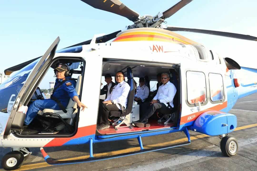 Kepala BNN RI didampingi Deputi Pemberantasan BNN RI, Kepala BNNP Aceh, Kepala Biro Humas dan Protokol dan Direktur Interdiksi terbang menggunakan helikoper menuju Kabupaten Gayo Lues