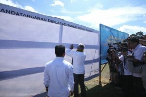Deklarasi Sambas Bersinar, Sikap Tegas Masyarakat Perbatasan Melawan Kejahatan Narkotika Deklarasi Sambas Bersinar, Sikap Tegas Masyarakat Perbatasan Melawan Kejahatan Narkotika
