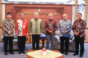 Bertolak dari Sambas ke Pontianak, Kepala Badan Narkotika Nasional Republik Indonesia (BNN RI) melanjutkan agenda kerjanya pada hari terakhir kunjungan kerja di Provinsi Kalimantan Barat, Kamis (6/6).