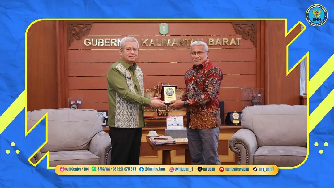 Bertolak dari Sambas ke Pontianak, Kepala Badan Narkotika Nasional Republik Indonesia (BNN RI) melanjutkan agenda kerjanya pada hari terakhir kunjungan kerja di Provinsi Kalimantan Barat, Kamis (6/6). Bertolak dari Sambas ke Pontianak, Kepala Badan Narkotika Nasional Republik Indonesia (BNN RI) melanjutkan agenda kerjanya pada hari terakhir kunjungan kerja di Provinsi Kalimantan Barat, Kamis (6/6).