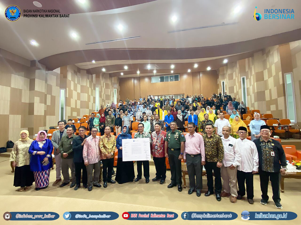 SEMINAR NASIONAL DAN DEKLARASI “Strategi Pertahanan Wilayah Perbatasan Melalui Pencegahan, Pemberantasan, Penyalahgunaan, Dan Peredasan Gelap Narkoba (P4GN)” SEMINAR NASIONAL DAN DEKLARASI “Strategi Pertahanan Wilayah Perbatasan Melalui Pencegahan, Pemberantasan, Penyalahgunaan, Dan Peredasan Gelap Narkoba (P4GN)”