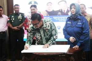 SEMINAR NASIONAL DAN DEKLARASI “Strategi Pertahanan Wilayah Perbatasan Melalui Pencegahan, Pemberantasan, Penyalahgunaan, Dan Peredasan Gelap Narkoba (P4GN)” SEMINAR NASIONAL DAN DEKLARASI “Strategi Pertahanan Wilayah Perbatasan Melalui Pencegahan, Pemberantasan, Penyalahgunaan, Dan Peredasan Gelap Narkoba (P4GN)”
